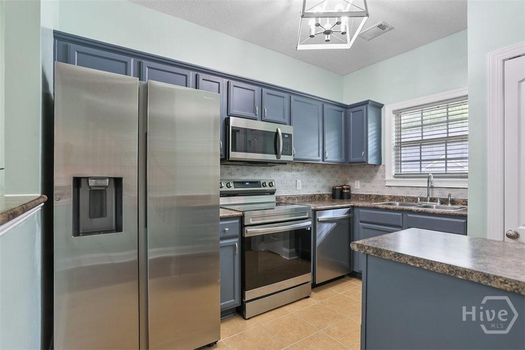 Image 8 of property listing at 155 Barfield Way, Rincon, GA 31326