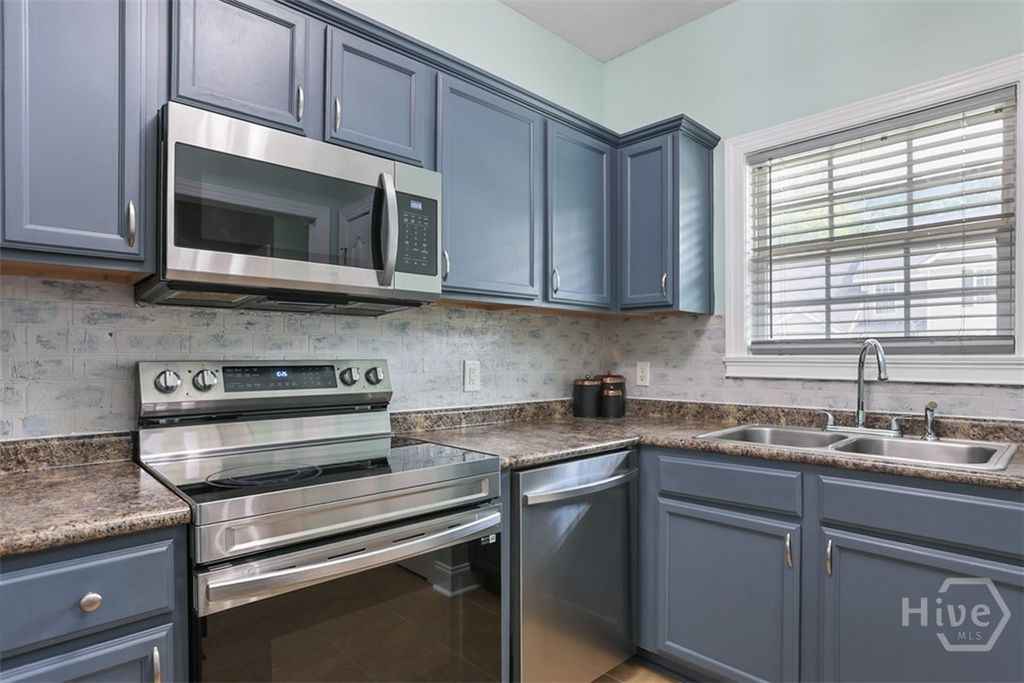 Image 9 of property listing at 155 Barfield Way, Rincon, GA 31326