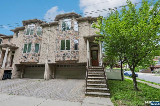 330 New York Avenue B, Fort Lee, NJ 07024