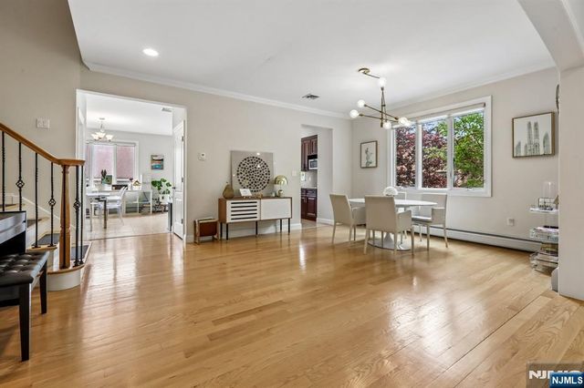 330 New York Avenue B, Fort Lee, NJ 07024