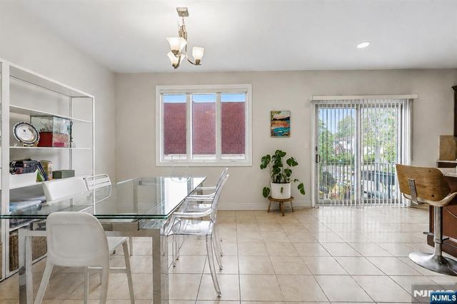 330 New York Avenue B, Fort Lee, NJ 07024