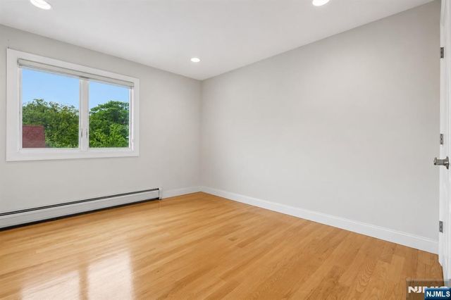 330 New York Avenue B, Fort Lee, NJ 07024
