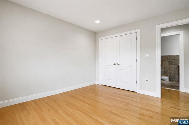 330 New York Avenue B, Fort Lee, NJ 07024