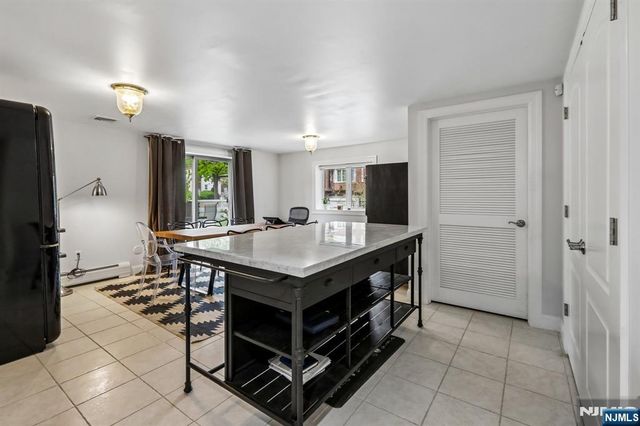 330 New York Avenue B, Fort Lee, NJ 07024