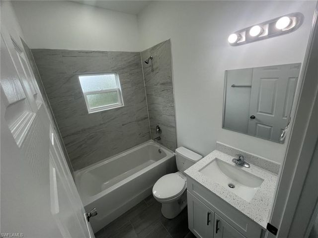 2612 31st ST SW, Lehigh Acres, FL 33976