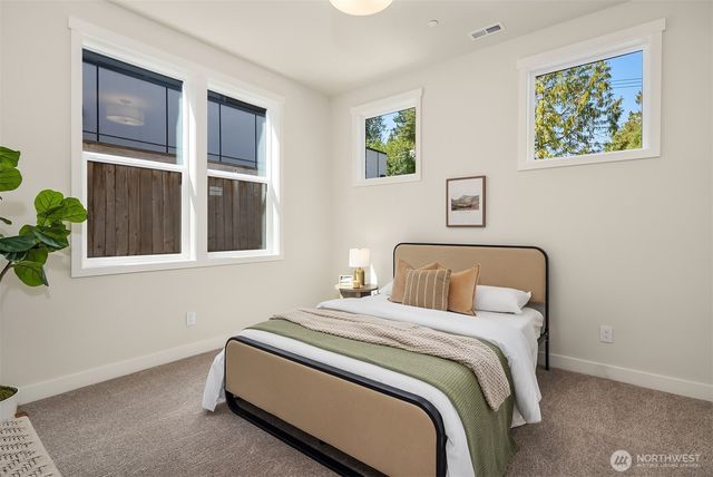 10217 NE 24th Street, Bellevue, WA 98004