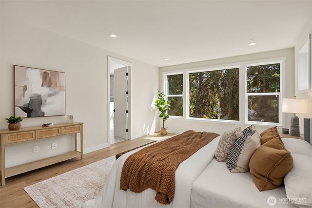 10217 NE 24th Street, Bellevue, WA 98004