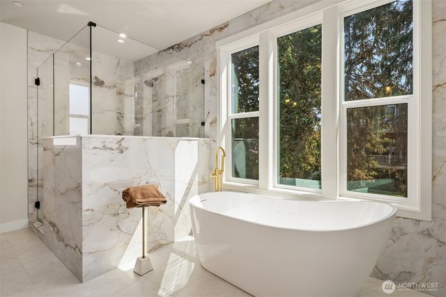 10217 NE 24th Street, Bellevue, WA 98004