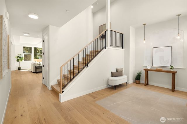 10217 NE 24th Street, Bellevue, WA 98004