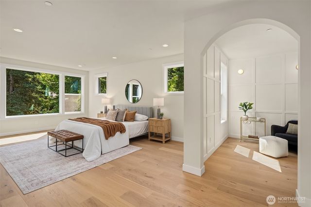 10217 NE 24th Street, Bellevue, WA 98004