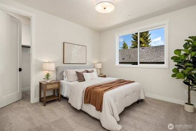 10217 NE 24th Street, Bellevue, WA 98004
