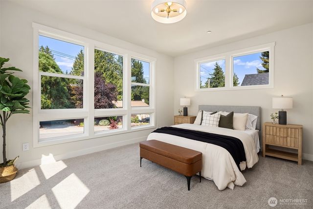 10217 NE 24th Street, Bellevue, WA 98004