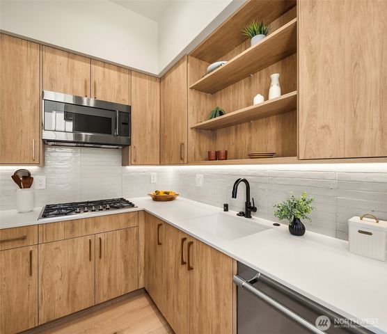 10217 NE 24th Street, Bellevue, WA 98004