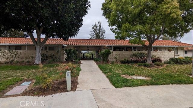5350 Algarrobo O, Laguna Woods, CA 92637