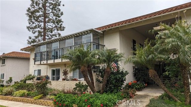 5350 Algarrobo O, Laguna Woods, CA 92637