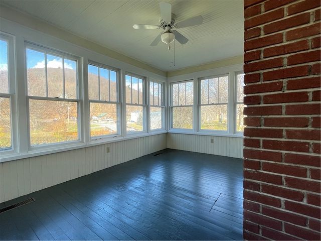 68 Maple Avenue, Stamford, NY 13788