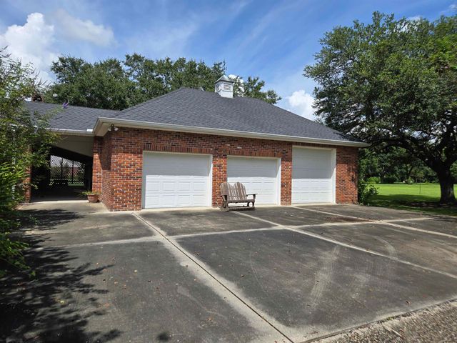 1349 Burma Rd, Thibodaux, LA 70301