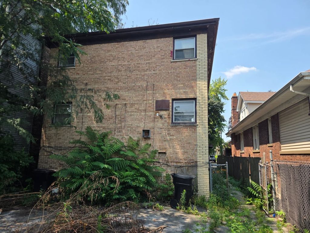 8045 S Carpenter Street, Chicago, IL 60620 — exterior