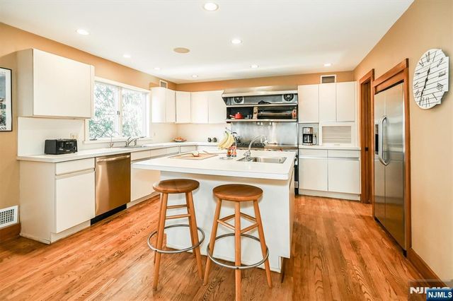 65 Plymouth Road, Glen Rock, NJ 07452