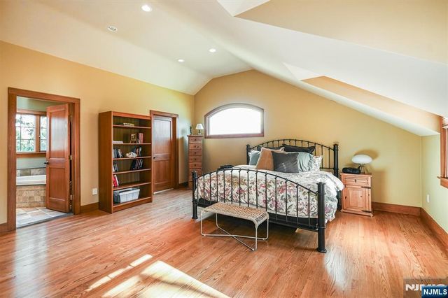 65 Plymouth Road, Glen Rock, NJ 07452