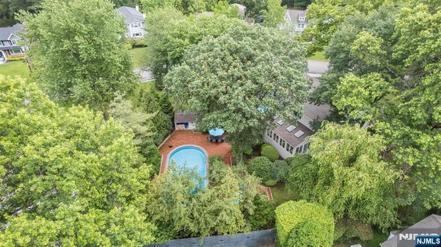 65 Plymouth Road, Glen Rock, NJ 07452