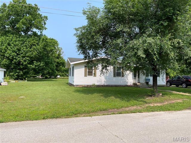 402 Legion Park Rd., Piedmont, MO 63957