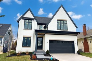 196 N Walnut Street, Elmhurst, IL 60126