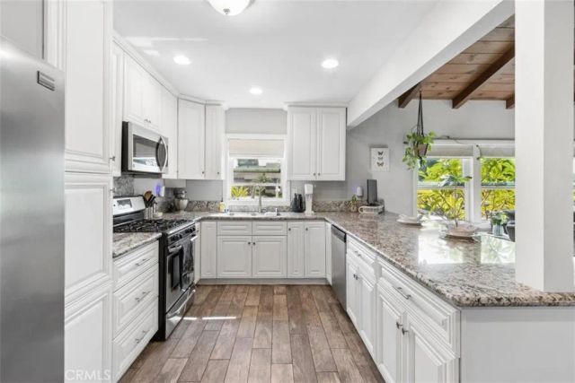 429 S Colfax, La Habra, CA 90631