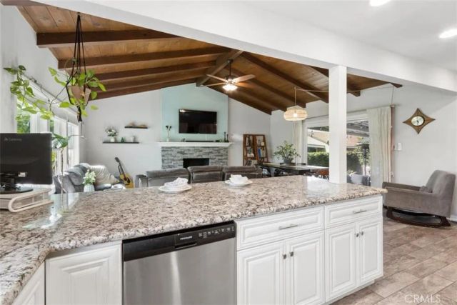 429 S Colfax, La Habra, CA 90631
