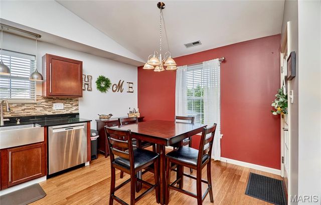 11087 Gravois Road 302, St Louis, MO 63126