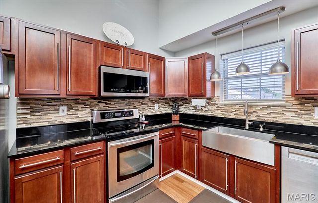 11087 Gravois Road 302, St Louis, MO 63126