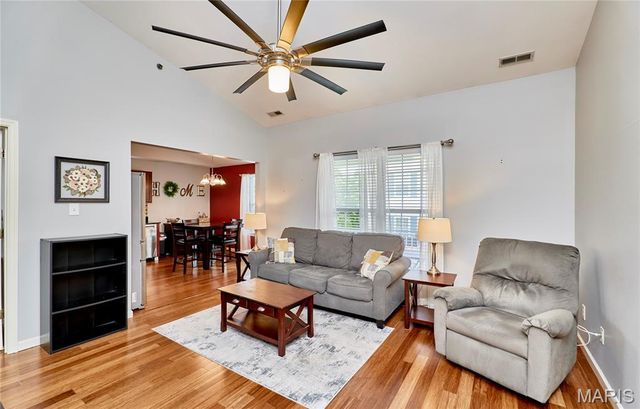 11087 Gravois Road 302, St Louis, MO 63126