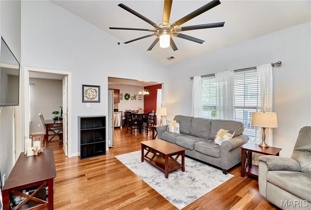 11087 Gravois Road 302, St Louis, MO 63126