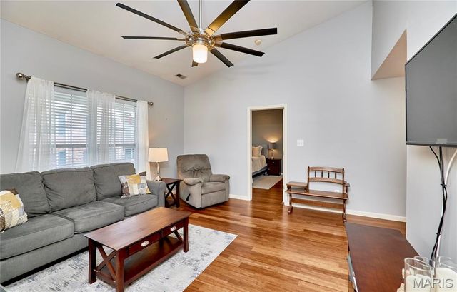 11087 Gravois Road 302, St Louis, MO 63126