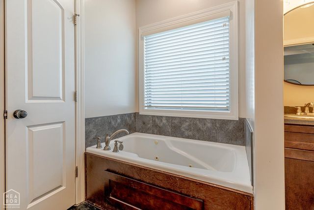 1116 Gregory Court, Jonesboro, AR 72405