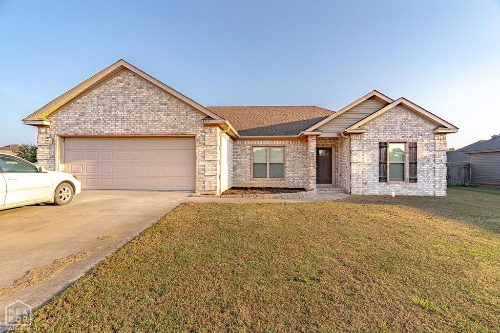 1116 Gregory Court, Jonesboro, AR 72405