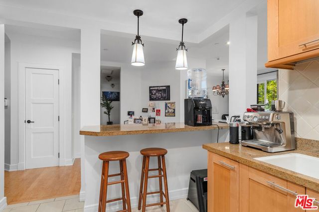 411 N Oakhurst Drive 305, Beverly Hills, CA 90210