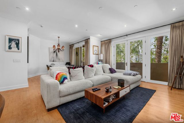 411 N Oakhurst Drive 305, Beverly Hills, CA 90210