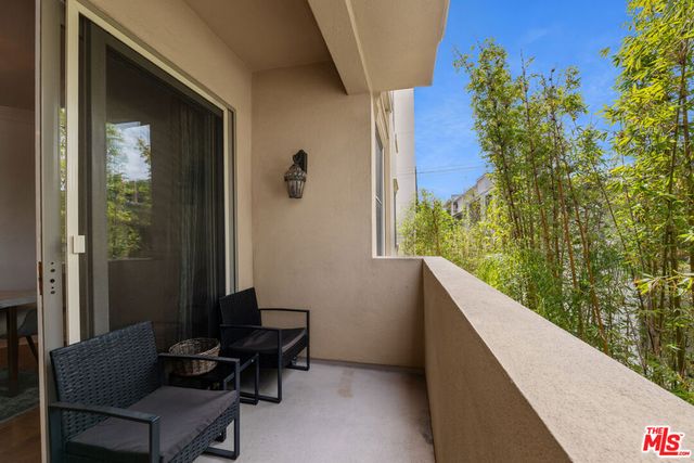 411 N Oakhurst Drive 305, Beverly Hills, CA 90210