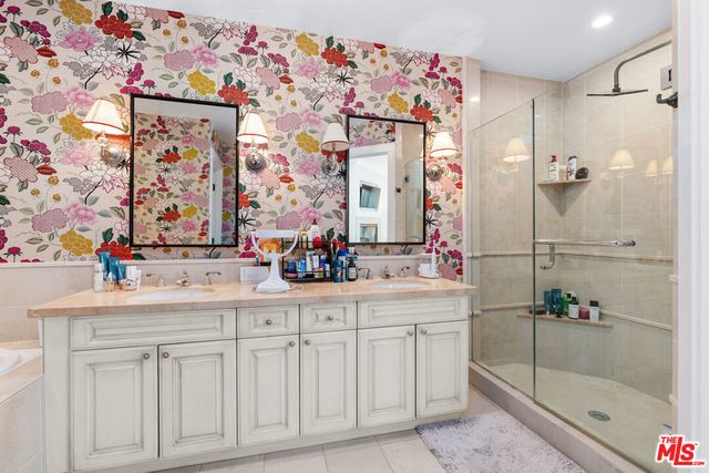 411 N Oakhurst Drive 305, Beverly Hills, CA 90210