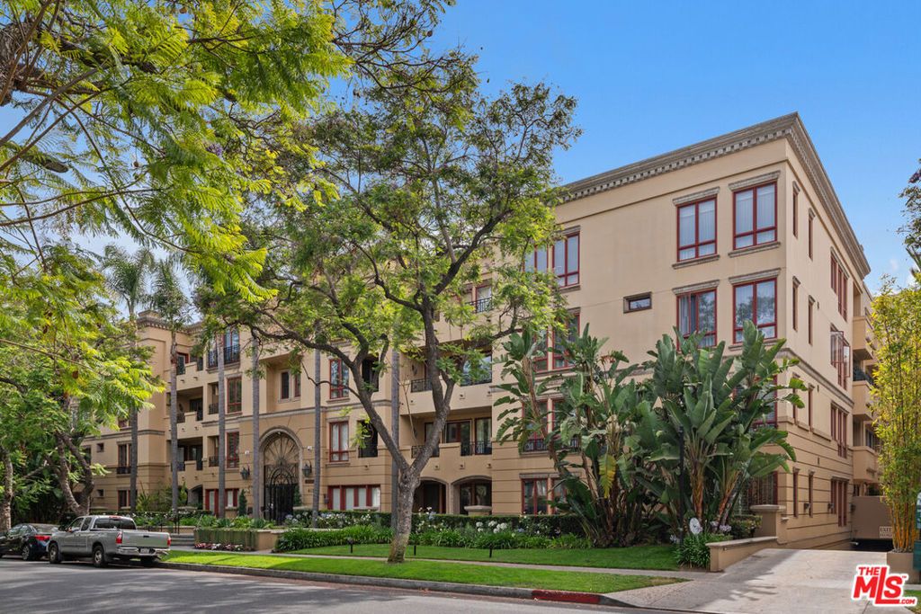 411 N Oakhurst Drive 305, Beverly Hills, CA 90210