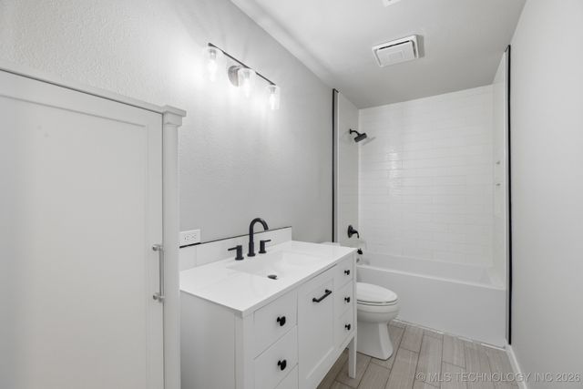 725 N 260 Road, Mounds, OK 74047