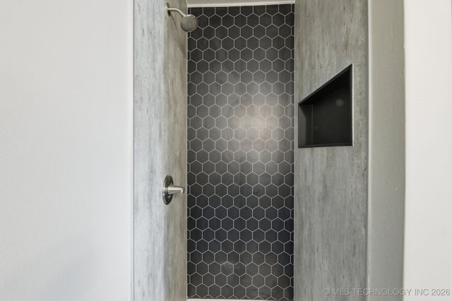 725 N 260 Road, Mounds, OK 74047