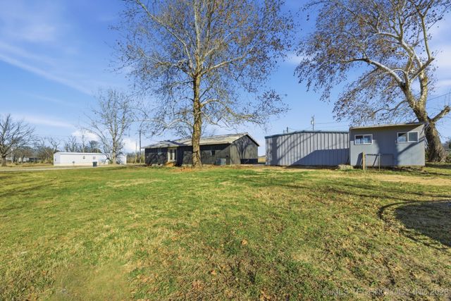 725 N 260 Road, Mounds, OK 74047