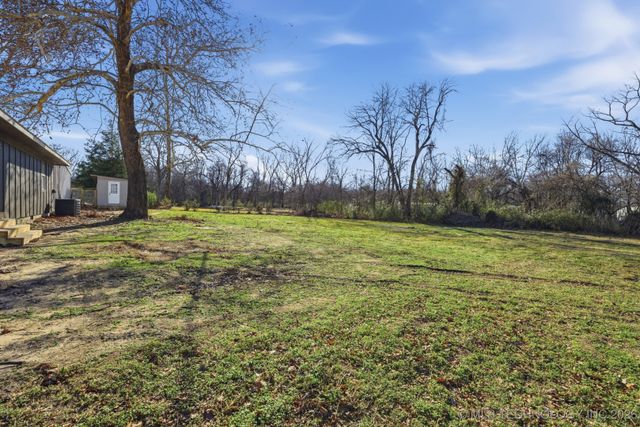725 N 260 Road, Mounds, OK 74047