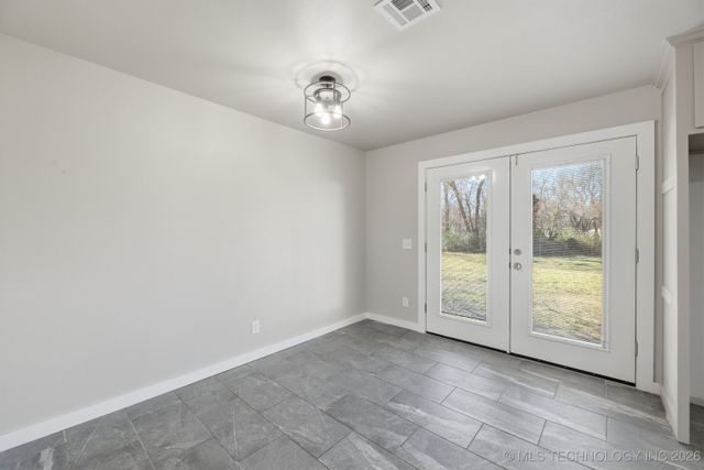 725 N 260 Road, Mounds, OK 74047