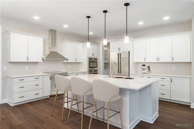 18 Fieldstream Lane, Lancaster, NY 14086