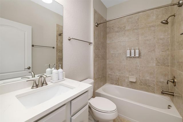 6462 WILLOWSHIRE WAY, Bradenton, FL 34212