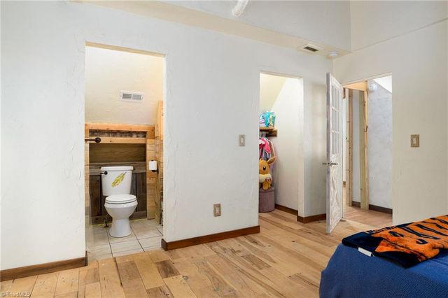1921 Chateau Ridge, Winston-salem, NC 27103