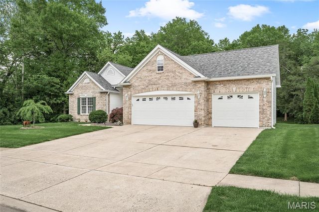 607 Winding Creek Drive, Wentzville, MO 63385
